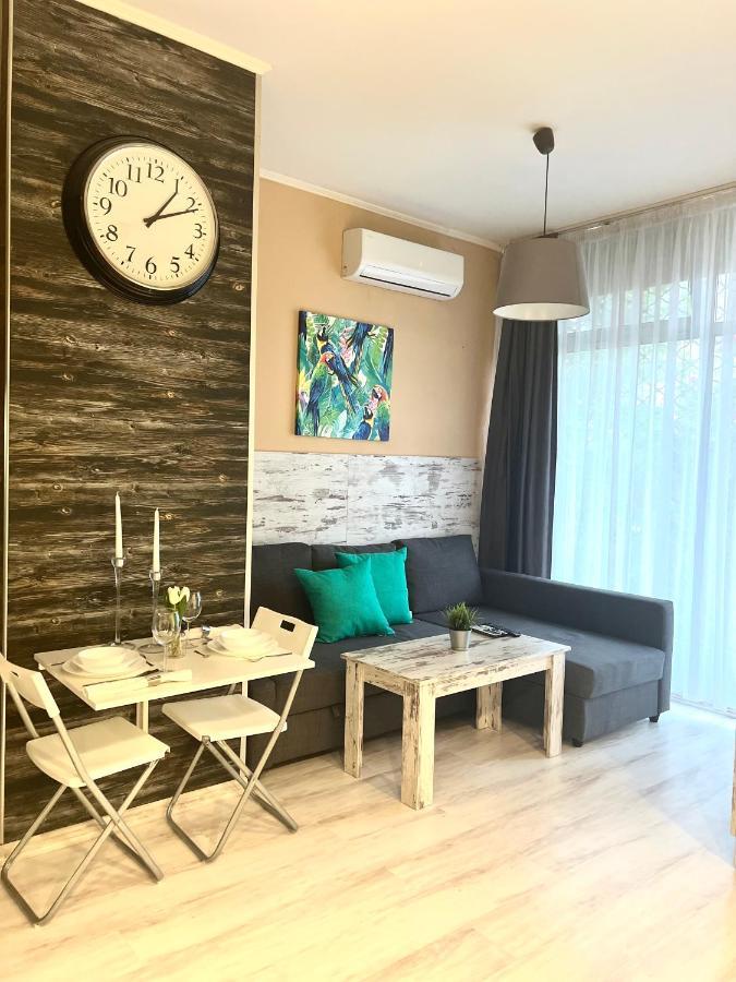 Apartment Flower House 1 *